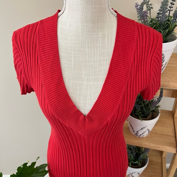 Bright Red/Orange V-Neck Sweater - Picture 6 of 6